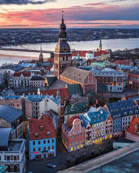 Riga, Lettland 1000 Lifehacks, Baltic Countries, Lovely Places, Riga Latvia, Cities In Europe, Riga, Belarus, Best Cities, Latvia