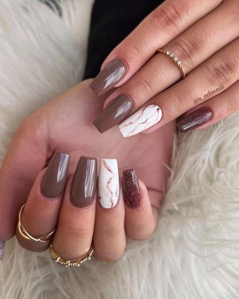 65 Best November Nails to Inspire You November Manicure, November Design, Best Fall Nail Colors, November Nail Designs, Nails November, End Of Fall, Best Nail Designs, Chic Nail Designs, Chic Nail Art