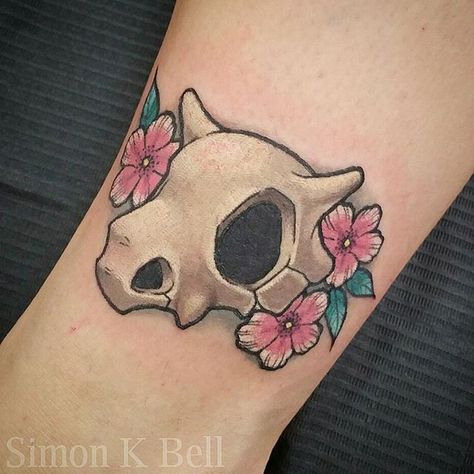 Cute Cubone Skull Cubone Tattoo, Cubone Skull, Gamer Tattoos, Nerd Tattoo, Pokemon Tattoo, Tatuaje A Color, Gaming Tattoo, 1 Tattoo, Skull Tattoos