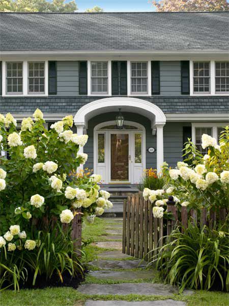 A Private and Inviting Front Yard - This Old House Front Yard Privacy, Front Yard Flowers, Yard Privacy, Naturalistic Garden, Stepping Stone Paths, Pathway Landscaping, Privacy Landscaping, Front Yard Design, Yard Fence