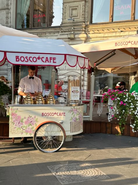 Paris Ice Cream Shop, Ice Cream Stand Aesthetic, Food Cart Aesthetic, Parisian Cafe Aesthetic, Paris Ice Cream, Paris Cafe Aesthetic, Princess Pie, Street Ice Cream, Aesthetic Ice Cream