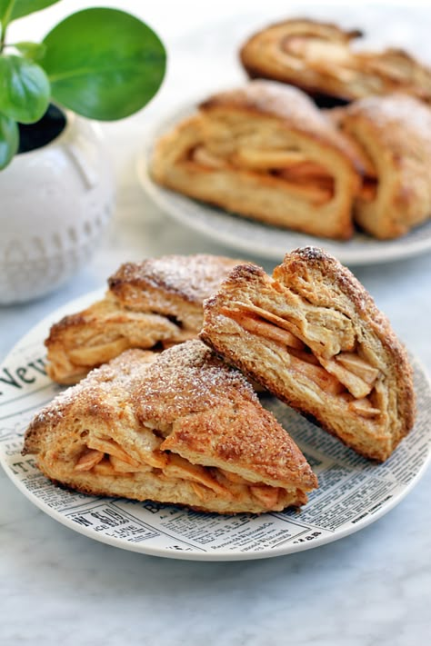 Two of a Kind | Apple Pie Scones | http://www.twoofakindcooks.com Apple Pie Scones Recipe, British Scones, Pear Dessert, Scones Ingredients, Tomato Relish, Scones Recipe, Two Of A Kind, Homemade Apple Pies, Seasonal Treats