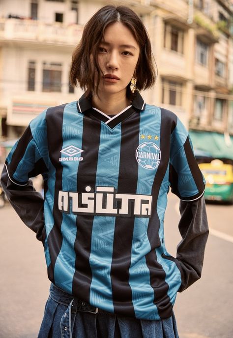 Umbro Join Forces With Carnival For AW23 Capsule Collection - SoccerBible Jersey Outfits, Football Silhouette, Bloke Core, Soccer Outfit, Moda Denim, Classic Football Shirts, Outfits Retro, Football Fashion, Guys Clothing Styles