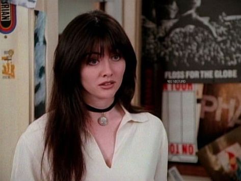 Shannen Doherty Charmed, 90210 Fashion, Brenda Walsh, Jennie Garth, 90s Inspired Outfits, Shannen Doherty, Beverly Hills 90210, Serie Tv, Fashion Makeup