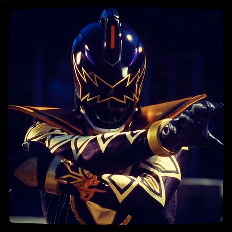 Tommy Oliver returned as Black Ranger Dino Thunder Black Ranger, Power Rangers Icon, Samurai Power Rangers, Tommy Oliver Power Rangers, Power Ranger Black, Dino Rangers, Zeo Rangers, Green Power Ranger, Dino Thunder