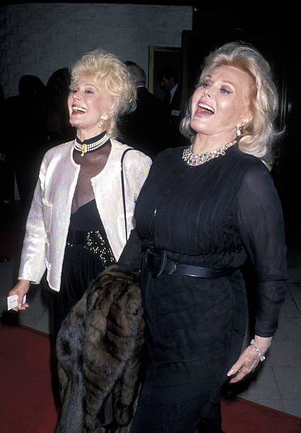 Celebrities Laughing, Gabor Sisters, Eva Gabor, Zsa Zsa Gabor, Zsa Zsa, Types Of People, Hollywood Glamour, Classy Women, Old Hollywood