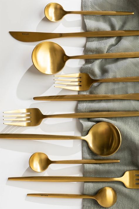 Luxury Cutlery, Gold Cutlery Set, Golden Moments, Gold Cutlery, Ambience Lighting, Gold Flatware, Thanksgiving Table Settings, Fork Set, Vintage Space