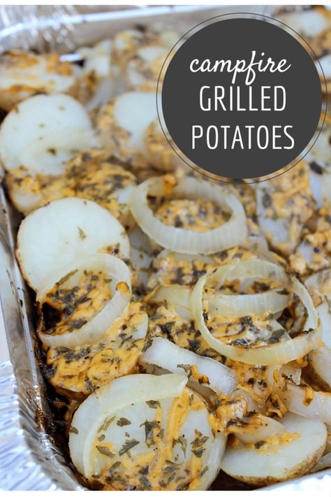 If you are grilling out you will love this Campfire Potatoes on Grill recipe. It has the smoky flavor of delicious campfire roasted potatoes! Grill Potatoes, Potatoes On The Grill, Campfire Potatoes, Campfire Grill, Potatoes Recipes, Grilled Potatoes, Summer Grilling Recipes, Campfire Food, Grill Recipes