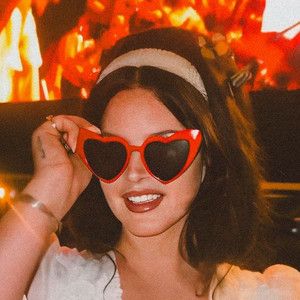 born to die Love Lana Del Rey, Lana Del Rey Love, Lana Del Rey Vinyl, Lana Rey, Shaped Sunglasses, Heart Shaped Sunglasses, Heart Sunglasses, Lana Del Ray, Living Legends