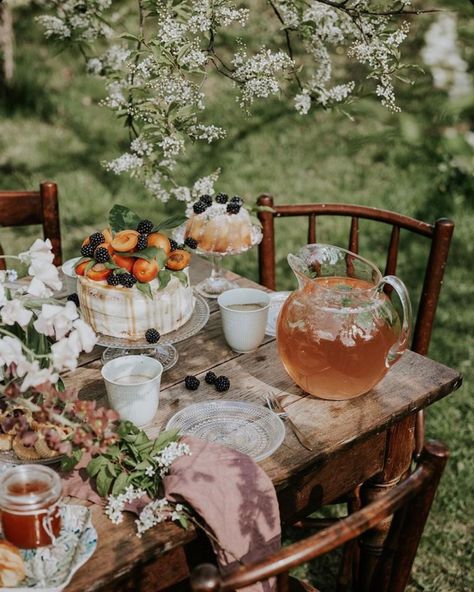 Chic Living Picnic Inspiration, Tafel Decor, Cottage Core Aesthetic, Slow Living, Country Life, Farm Life, Cottage Core, Afternoon Tea, Mbti