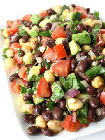 Vegan Mexican Recipes (Easy + Healthy!) | The Garden Grazer Fiesta Bean Salad, Garden Grazer, Diner Recept, Vegan Salad, Bean Salad, Whole Foods, Bean Recipes, Summer Salads, Delicious Salads