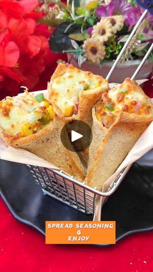 Pizza Cones How To Make, Pizza Cone Recipe, 2min Snacks, Cone Pizza, Pizza Gourmet, Pizza Cones, Fingerfood Party, Recipes Snacks, Quick Recipes Snacks