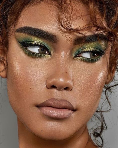 27 Trending Brown Eyeshadow Looks to Inspire Your 2024 Makeup Game Elphaba Makeup Eye, Elphaba Makeup Subtle, Earth Makeup Element, Plant Makeup Looks, Elphaba Inspired Makeup, Earth Element Makeup, Tiana Makeup, Loki Makeup, Green And Gold Eyeshadow