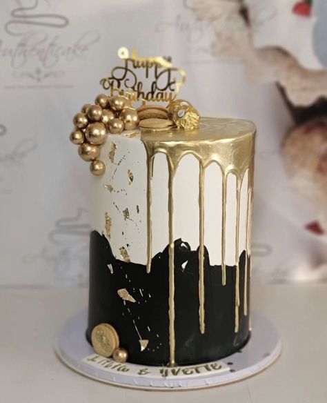 Black White And Gold 21st Birthday Cake, Black Cake Gold Drip, White Cake With Black And Gold Accents, Black And Gold 2 Tier Cake, 40th Birthday Cakes Ideas For Women, Black And White Birthday Cake For Women, Black Gold Cake Men, Black And White Cakes Birthday, Black And Gold Cake For Men Birthday