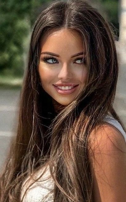 Model Pose, Brunettes, Beautiful Smile, Beauty Face, Girl Face, Beautiful Eyes, Woman Face, Blue Eyes, Brown Hair