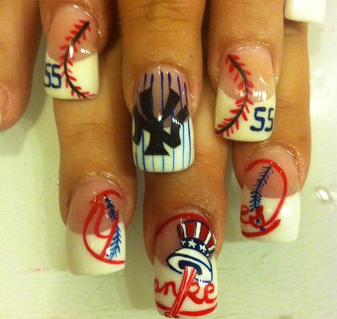 NY Yankees Nails ⚾ my brother would be so happy if I ever did my nails like this Ny Yankees Nails Designs, Jets Nails New York, Yankee Nails, Yankees Nails, Giants Nails Baseball, Mlb New York Yankees Sneakers, Baseball Nails, Nail Designs Bling, Sports Nails