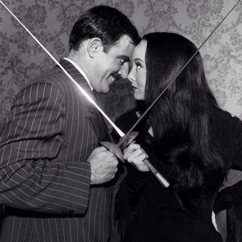 “For all the #Fencing lovers out there!” Tv Relationships, Gomez Morticia, The Addams Family 1964, John Astin, Morticia And Gomez Addams, Addams Familie, Charles Addams, Gena Rowlands, Gomez And Morticia