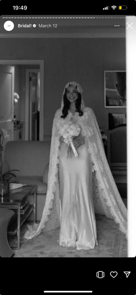 Wedding Dress Aesthetic Vintage, Mary Veil, Russian Wedding Dress, Spanish Wedding Dress, Kelsey Simone, Boda Mexicana, Wedding Ideas Dresses, Catholic Wedding, Dream Wedding Ideas Dresses