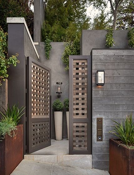 Designer Crush: Shades of Green | California Home+Design Tor Design, Front Gate Design, Entrance Gates Design, San Francisco Houses, Farmhouse Kitchens, Main Gate Design, Door Gate Design, House Gate Design, Pizza Place