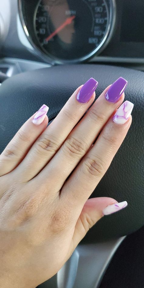 Purple Marble Nails With Glitter, Purple And White Nails Coffin, Coffin Style Nails Short Spring, Cute Short Square Nails Purple, Short Cute Nails Purple, Cute Purple And White Nails, Short Nail Designs Purple And White, Nail Designs White And Purple, Light Purple Prom Nails Short