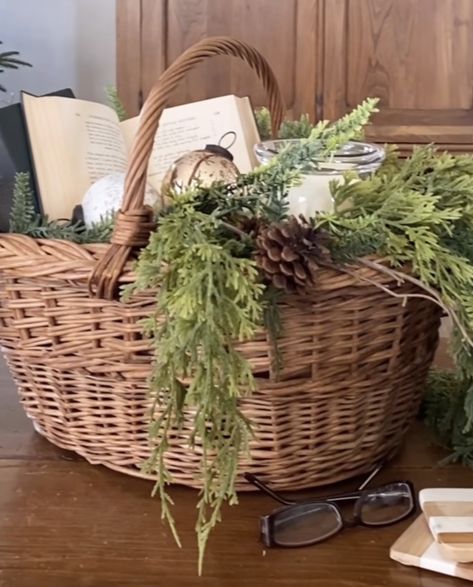 Decorating With Baskets On Shelves, Winter Basket Decor, Basket With Handle Decor Ideas, Christmas Basket Decor, How To Decorate With Baskets, Decor With Baskets, Basket Decor Ideas, Decorate With Baskets, Farm Inspiration