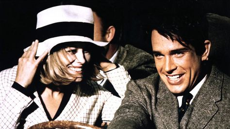 Bonnie And Clyde 1967, 1960s Movies, Bonnie Parker, Nine Movie, Bonnie And Clyde, Gangster Movies, Oliver Stone, American Hustle, Warren Beatty