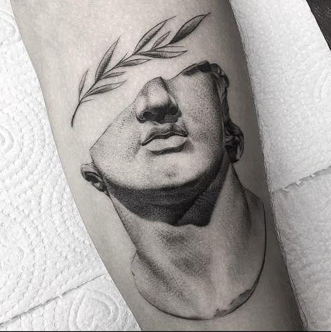 Michael Angelo Tattoo Ideas, Sculpture Art Tattoo, Michael Angelo David Tattoo, Portrait Style Tattoo, Michaelangelo David Tattoo, Roman Gothic Tattoo, Big Line Work Tattoo, Statue Face Tattoo, Marble Statue Tattoo