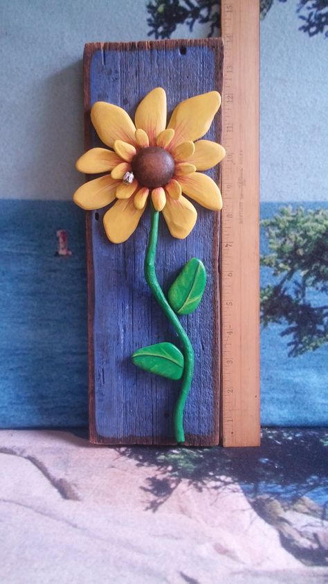 Pebble Crafts, Pebbles Art, Burlap Kitchen, Painted Rock Cactus, Stone Flowers, Sunflower Wall Decor, Inspirational Rocks, Art Sunflower, Rock Flowers