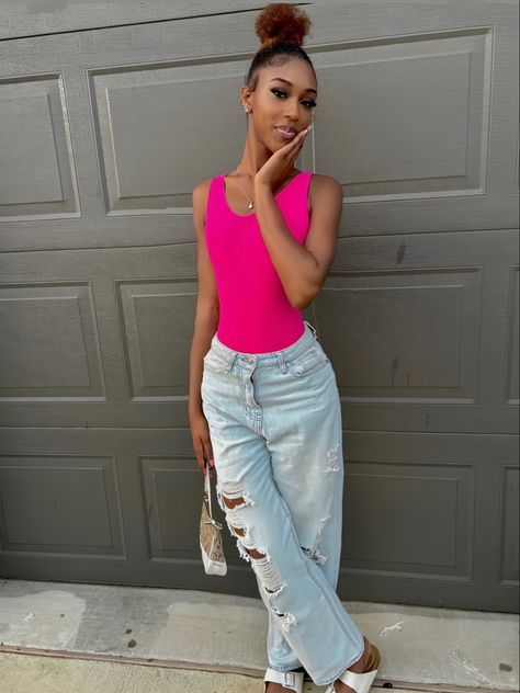 Mom Jeans And Sandals Outfit, Pink Bodysuit Outfit Jeans, Pink Body Suit Outfit, Hot Pink Bodysuit Outfit, Bodysuit Jeans Outfit, Pink Bodysuit Outfit, Bodysuit Outfit Jeans, Body Suit Outfit, Bodysuit With Jeans