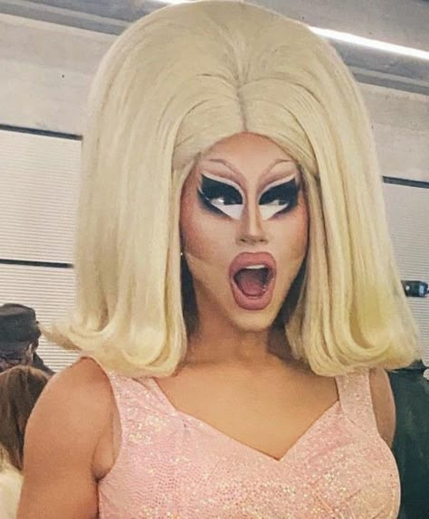 Makeup Up Close, Man Moment, Best Drag Queens, Drag Wigs, Katya Zamolodchikova, Trixie Mattel, Drag Queen Makeup, Trixie And Katya, Drag Makeup