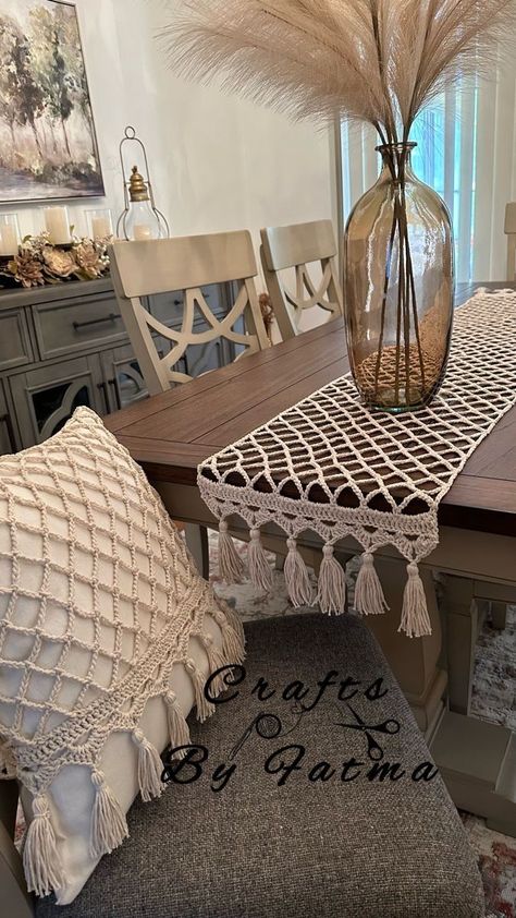 Crochet Table Decor, Crochet Runners For Tables, Table Crochet, Taplak Meja Crochet, Crochet Runner, Modern Haken, Runner Crochet, Table Runner Diy, Crochet Table Runner Pattern