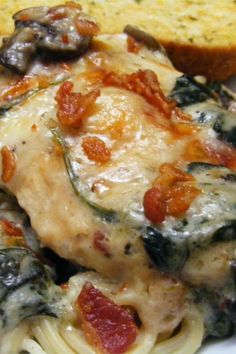 Recipes To Make With Chicken, Turkey Casseroles, Chicken Florentine Casserole, Pesto Chicken Breast, Baked Mozzarella, Chicken Thighs Dinner, Spinach Artichoke Pasta, Spinach Salad With Chicken, Easy Skillet Chicken