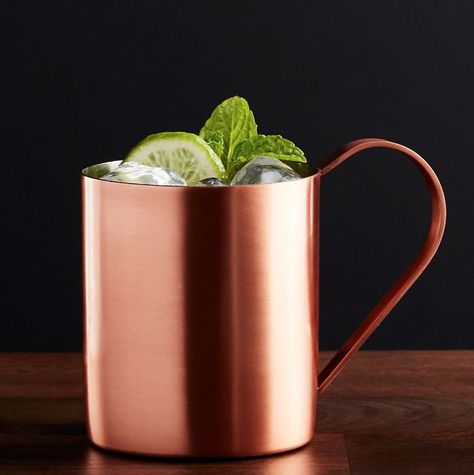 Best Moscow Mule, Apple Cider Moscow Mule, Mule Mugs, Moscow Mule Cocktail, Copper Mug, Mule Cocktail, Winter Drink, Copper Moscow Mule Mugs, Classic Cocktail Recipes