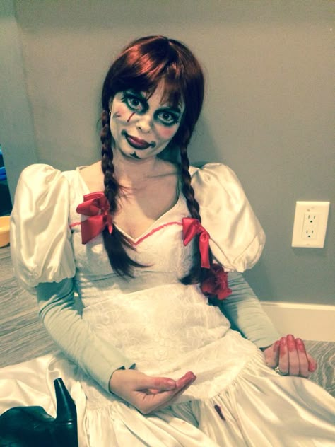 Annabelle Halloween costume Insidious Halloween Costume, Diy Annabelle Costume Women, Annabelle Halloween Makeup, Anabelle Halloween Costumes, Annabelle Costume Makeup, Halloween Costumes Annabelle, Halloween Scary Costumes For Women, Anabelle Costume Women, Halloween Costumes Horror Women