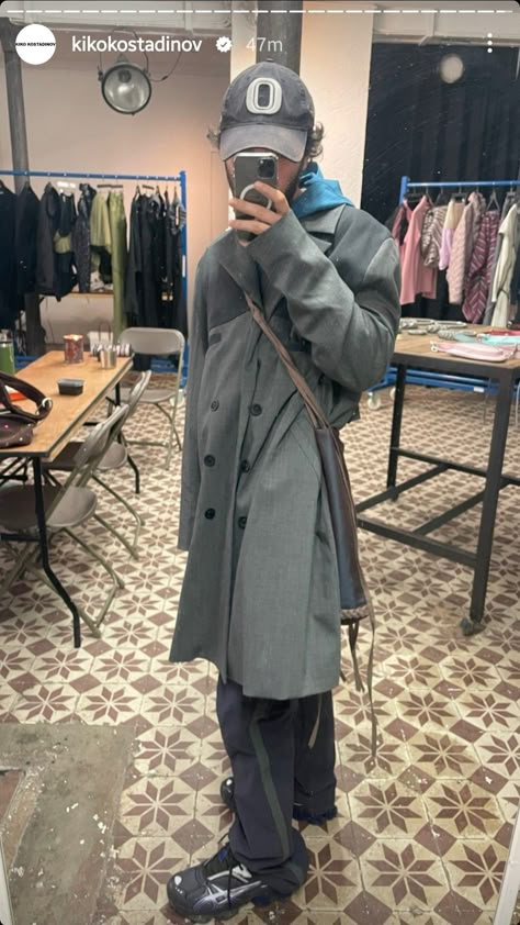 Genshin Cosplays, Sick Clothes, Kiko Kostadinov, Mens Outfit Inspiration, Fashion Aesthetics, New Aesthetic, Green Pants, Color Fashion, Man Style