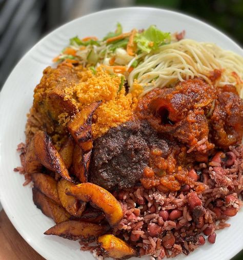 Ghanaian Breakfast Dishes, Waakye Ghana Recipe, Ghanaian Waakye, Ghana Breakfast, Ghanaian Breakfast, Ghanaian Aesthetic, Ghana Waakye, Africa Dishes, Ghanaian Dishes