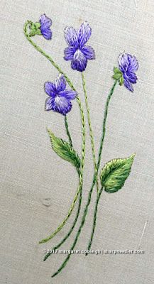 Violet Embroidery Pattern, Embroidery Violets, Violets Embroidery, Violet Embroidery, Pretty Embroidery, Tambour Embroidery, Floral Embroidery Patterns, Hand Embroidery Tutorial, Embroidery Stitches Tutorial