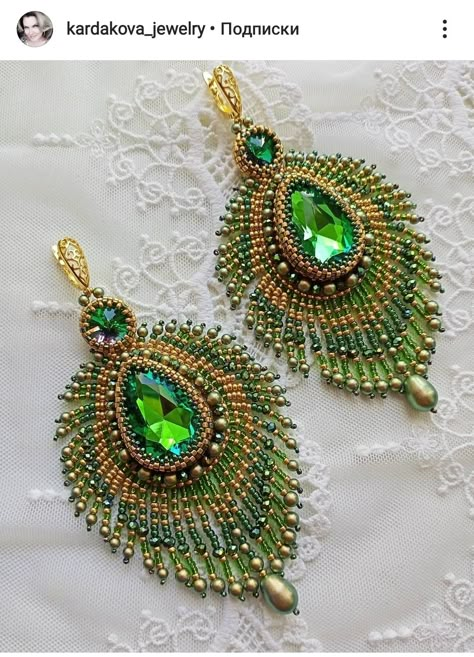 Aari Jewellery Designs, Aari Design, Hand Beaded Embroidery, Bijoux Fil Aluminium, Beaded Earrings Tutorials, Bead Embroidery Patterns, Embroidery Neck Designs, Hand Work Blouse, Hand Work Blouse Design