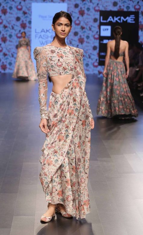 Lakme Fashion Week Spring Summer 2016 (Album) Sari Dress Modern, Indian Wedding Dress Modern, Modern Sarees, Netted Blouse Designs, Payal Singhal, Floral Print Sarees, Modern Saree, Salwar Designs, Print Saree