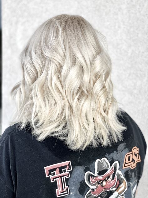 Bleach And Tone Hair, Bleach Retouch, White Bob, Bleach And Tone, Bleach Blonde Hair, Honey Blonde Hair, Cool Blonde, Bleach Blonde, Tone Hair