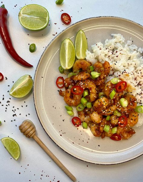 Prawn Bowl Recipe, Prawn Rice Bowl, Prawn Bowl, Budda Bowl Recipe, Prawns And Rice, Prawn Rice, Veggie Dinners, Lunch Cafe, King Prawns