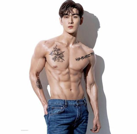 Baekho Nuest, 남성 근육, Mens Health Magazine, Men Abs, Cover Boy, Handsome Asian Men, Hot Asian Men, K Pop Star, Men's Health