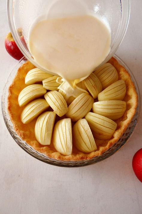 French Pastries Recipes, French Apple Tart, Tart Crust, French Tart, Pastries Recipes, Tart Dough, Tarte Fine, Tart Filling, Tarts Crust