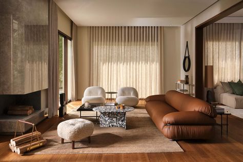 Sesann | Tacchini Modern Italian Design, Living Room Warm, Design Del Prodotto, Ferm Living, A Living Room, Casablanca, Contemporary Interior, Italian Design, Sofa Design