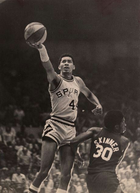 George Gervin. Finger Roll. George Gervin, Danny Green, Different Types Of Sneakers, Julius Erving, Dirk Nowitzki, The Iceman, Basketball Photography, Basketball Leagues, Nba Legends