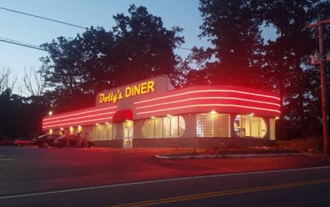 Dessert Is Calling Your Name At West Virginia's Old-Fashioned Dolly's Diner Diner Aesthetic, Cow Cakes, Diner Restaurant, 50s Diner, Vintage Diner, Abandoned Amusement Parks, Dog Car Seat, Homemade Sweets, Retro Diner