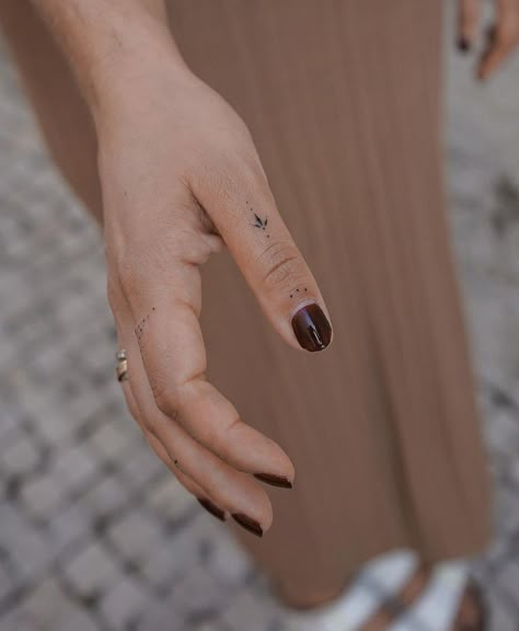 Thumb Tattoos, Tiny Finger Tattoos, Hand And Finger Tattoos, Finger Tattoo Designs, Handpoke Tattoo, Petite Tattoos, Hand Poked Tattoo, Small Hand Tattoos, Classy Tattoos