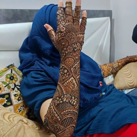 https://youtu.be/PZXByp6dHiM Muslim Bridal Mehndi Designs, Bride Mehndi, Bridal Mehndi Design, Engagement Mehndi, New Bridal Mehndi Designs, Mehndi Designs Bridal Hands, Legs Mehndi Design, Rose Mehndi Designs, Engagement Mehndi Designs