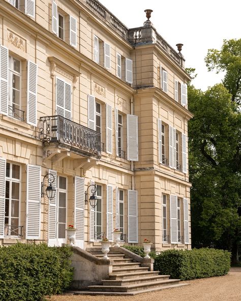 The beautiful exterior of Château du Boulay Morin | built in 1695 by Louis XIV himself 🕊️ ☁️ @chateauduboulaymorin #chateau #château #chateaustyle #hotelphotography #hotelphotographer #besthotels #beautifuldestinations #condenasttraveller Tiny Chateau, Chateau Windows, Renovated Chateau, French Chateau Exterior, Chateau Exterior, Modern French Chateau, French Homes, Beautiful Exterior, Chateau Style