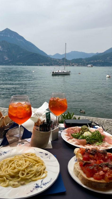 Carbonara, Bruschetta, Prosciutto & Burrata, and Aperol Spritz of course 🥰 TikTok: @nina.pemb Instagram: @nina.pemb Aperol Spritz In Italy, Aperol Spritz Italy, Aperol Spritz, Lake Como, Italy, Lake, Yummy Food